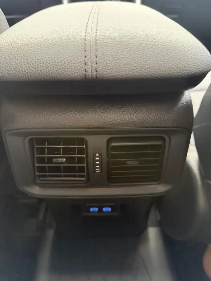 Toyota Wildlander 2022 Model 2.0L 2WD Deluxe Edition – фото 7