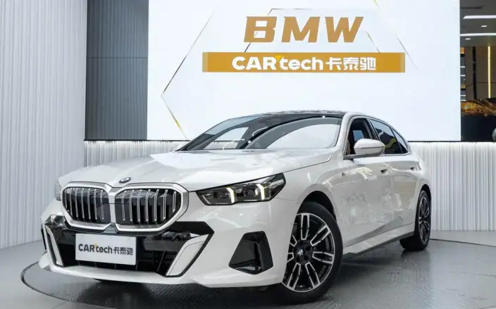 BMW 5 Series 2025 Model 525Li M Sports Set – фото 1