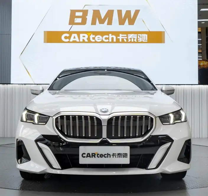 BMW 5 Series 2025 Model 525Li M Sports Set – фото 2