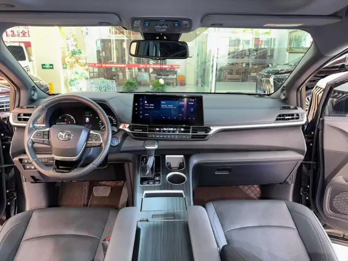 Toyota Sienna 2021 Model 2.5L Hybrid Premium Edition – фото 10