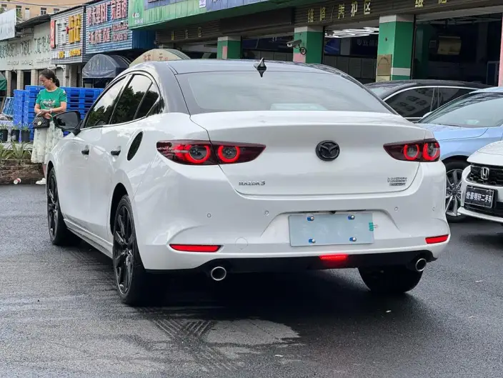 Mazda3 Axela 2023 Model 2.0L Automatic Zhi Shine Edition