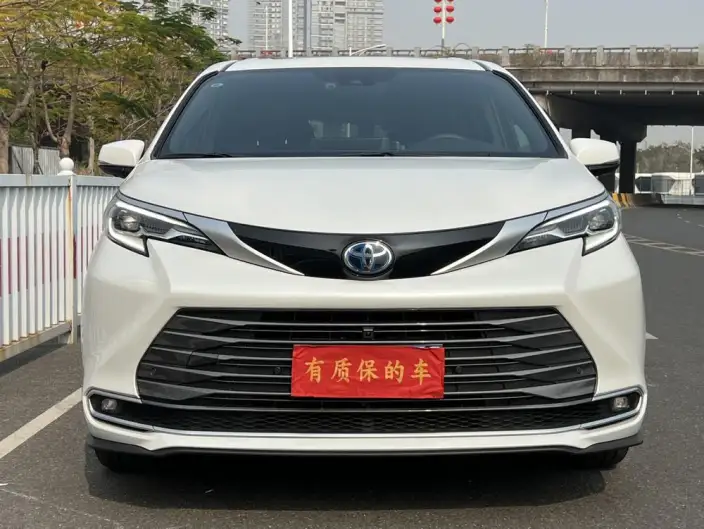 Toyota Sienna 2023 Model Hybrid 2.5L Premium Edition
