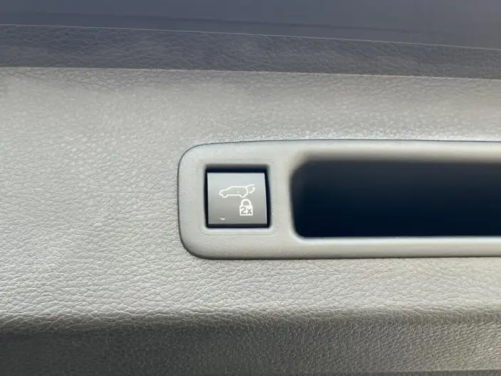 Toyota Sienna 2023 Model Hybrid 2.5L Premium Edition – фото 7