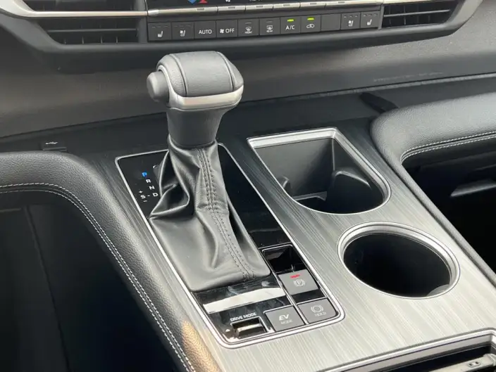 Toyota Sienna 2023 Model Hybrid 2.5L Premium Edition – фото 10