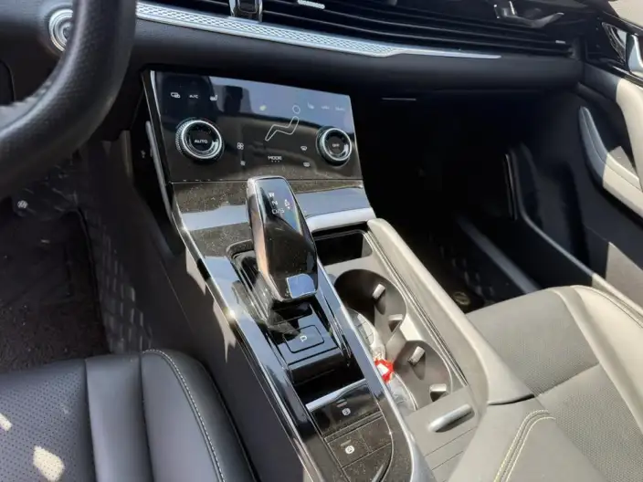 BESTUNE B70 2023 Model Third generation 1.5T Automatic Changxiang Edition Model – фото 10