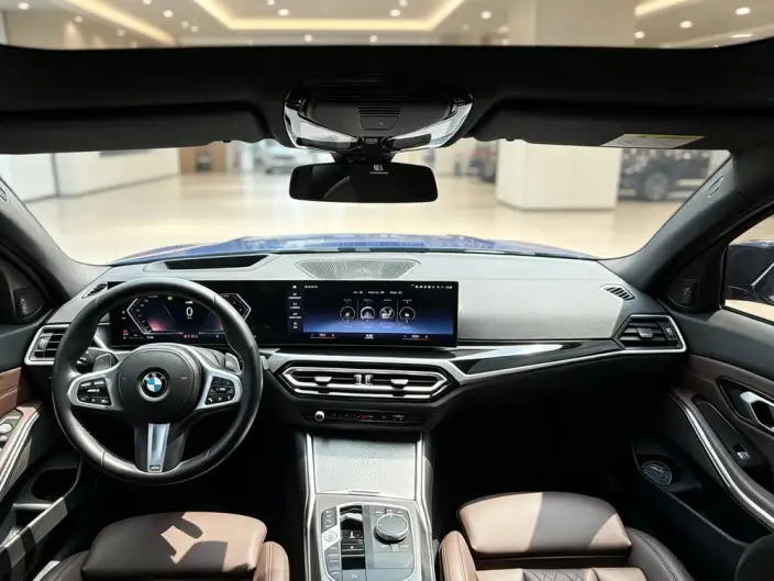 BMW 3 Series 2023 Model 330i M Sports Night Set – фото 6