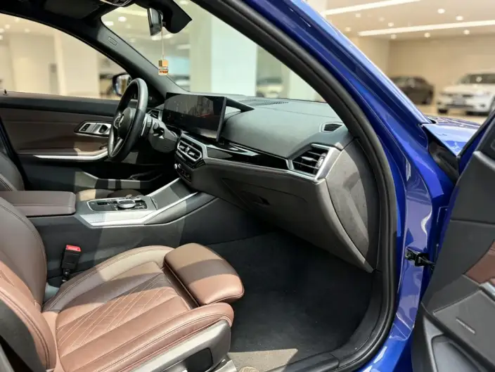 BMW 3 Series 2023 Model 330i M Sports Night Set – фото 7