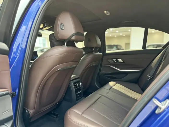 BMW 3 Series 2023 Model 330i M Sports Night Set – фото 9