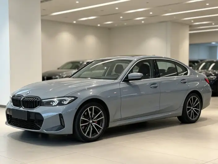BMW 3 Series 2025 Model 325i M Sports Set – фото 1