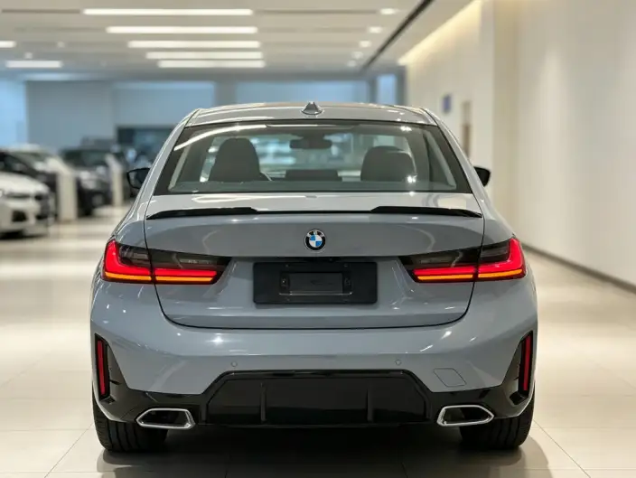 BMW 3 Series 2025 Model 325i M Sports Set – фото 4