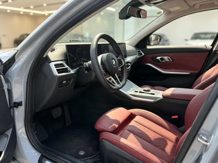 BMW 3 Series 2025 Model 325i M Sports Set – фото 8