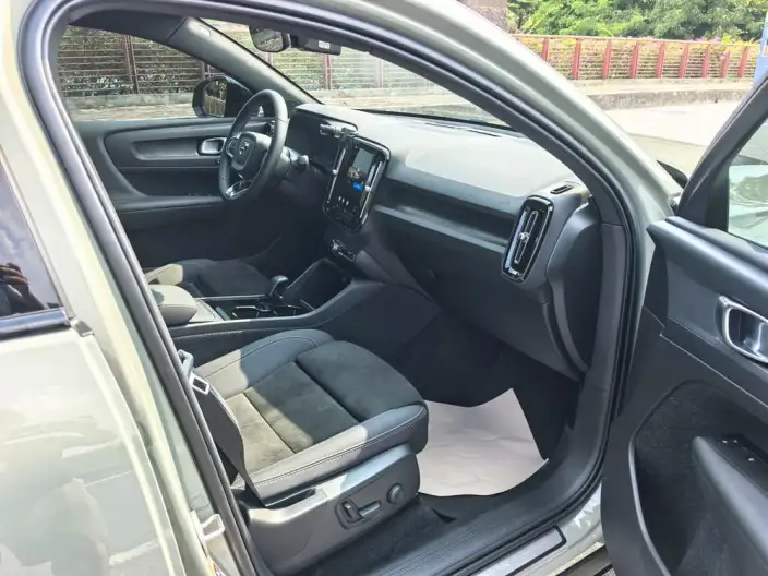 Volvo C40 EV 2024 Model Long Battery Life Pro Edition – фото 10