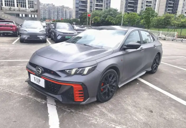 Emzoom 2022 Model 270T J16 R-Style Track Edition