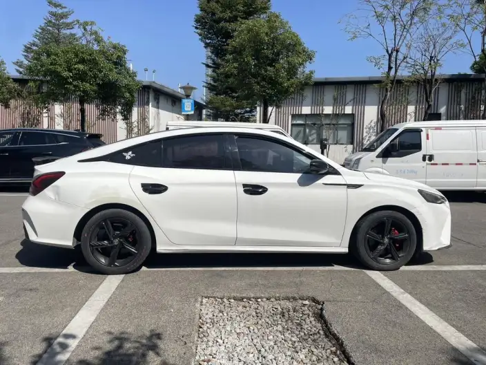 MG 5 Scorpio 2022 Model 1.5T Deluxe Edition – фото 7