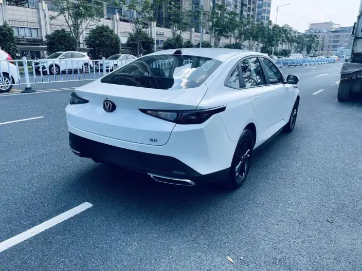 Changan Yida 2023 Model 1.5T GDI Automatic Changxiang Edition – фото 5