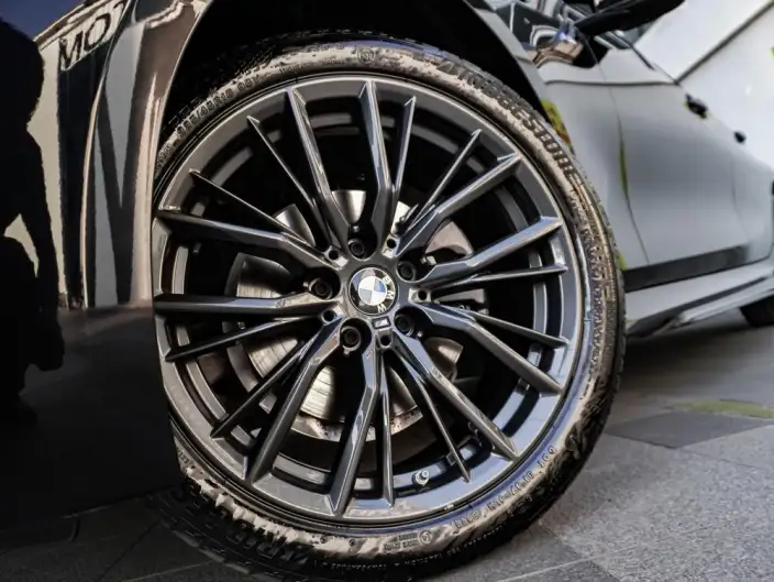 BMW 3 Series 2023 Model 325i M Sports Night Set – фото 8