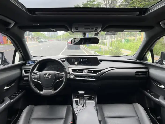 Lexus UX 2020 Model 200 Special Edition – фото 8