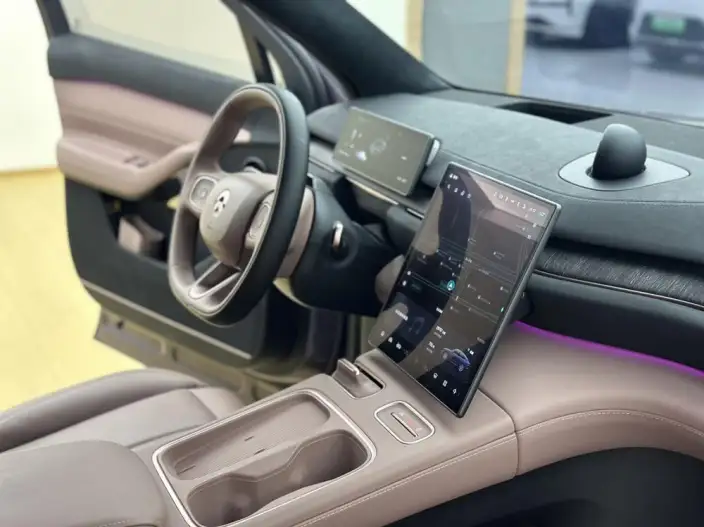 NIO EC6 2024 Model 75kWh – фото 10