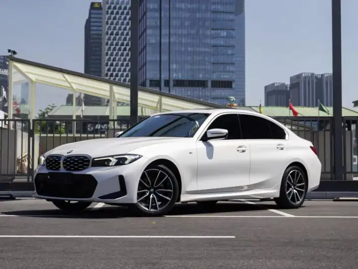 BMW 3 Series 2025 Model 325i M Sports Set – фото 1
