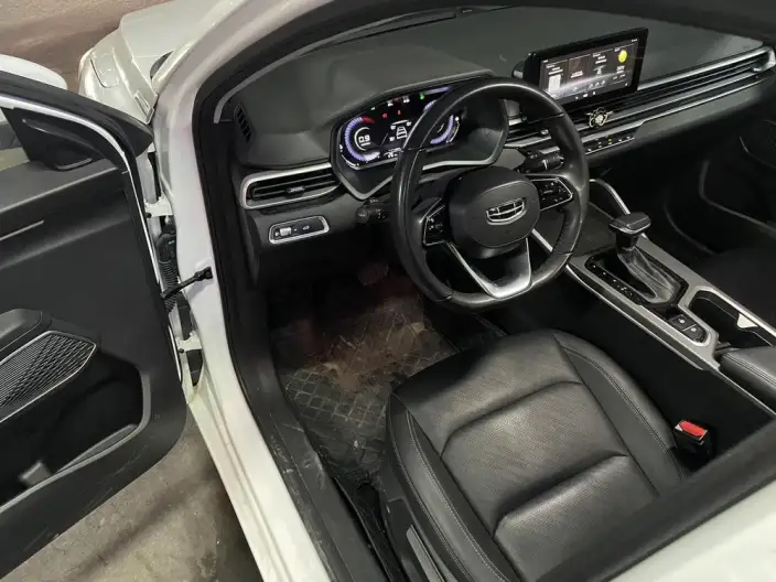 Geely Emgrand 2023 Model No. 4 Gen Champion Edition 1.5L CVT Noble Model – фото 7