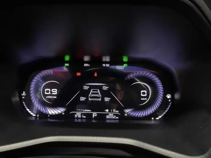 Geely Emgrand 2023 Model No. 4 Gen Champion Edition 1.5L CVT Noble Model – фото 10