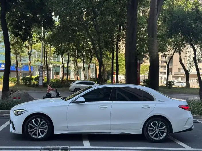 Mercedes-Benz C-Class 2022 Model C 200 L Sports Edition – фото 3