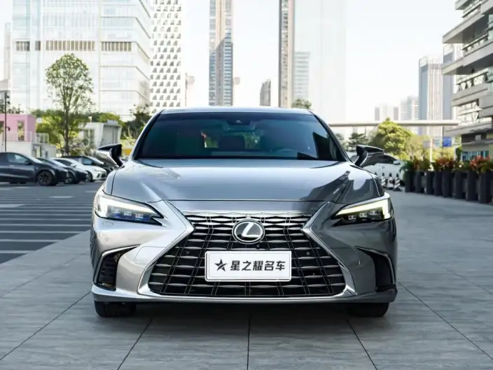 Lexus ES 2025 Model 200 Premium