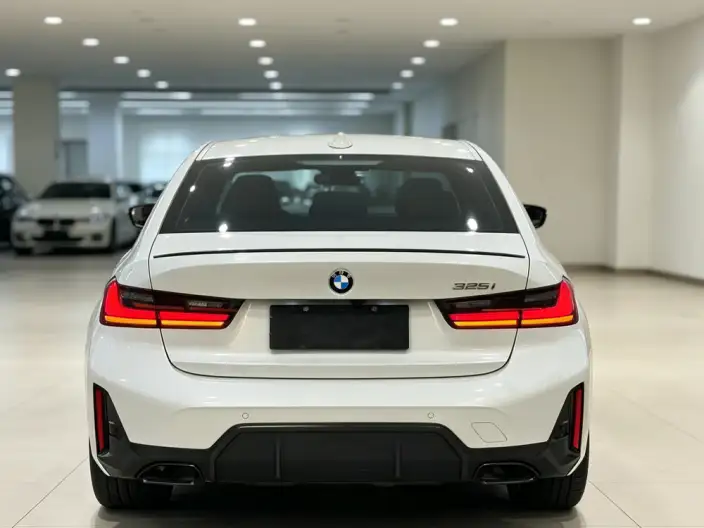 BMW 3 Series 2023 Model 325i M Sports Night Set