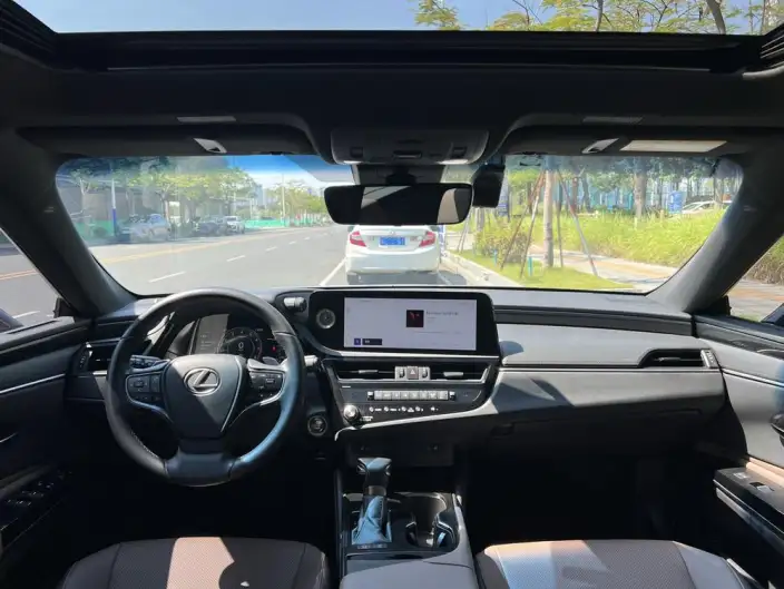 Lexus ES 2023 Model 2.0L Automatic Qian Drive 5 seat Parallel Imported – фото 5