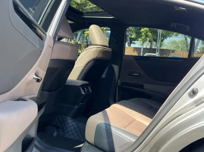 Lexus ES 2023 Model 2.0L Automatic Qian Drive 5 seat Parallel Imported – фото 9
