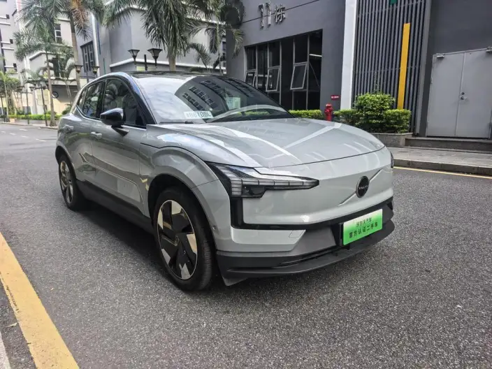 Volvo EX30 2025 Model Rear Drive Long Battery Life Pro Edition Plus – фото 3