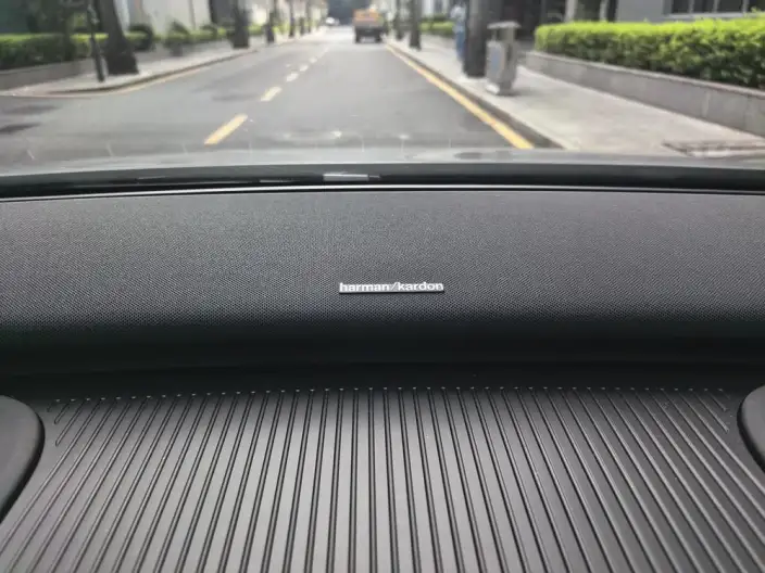 Volvo EX30 2025 Model Rear Drive Long Battery Life Pro Edition Plus – фото 9