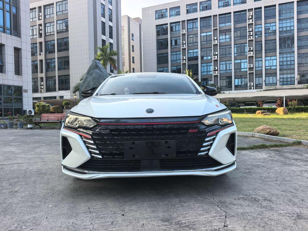 Yixuan MAX 2021 1.5T Super Capable Dad Edition – фото 2