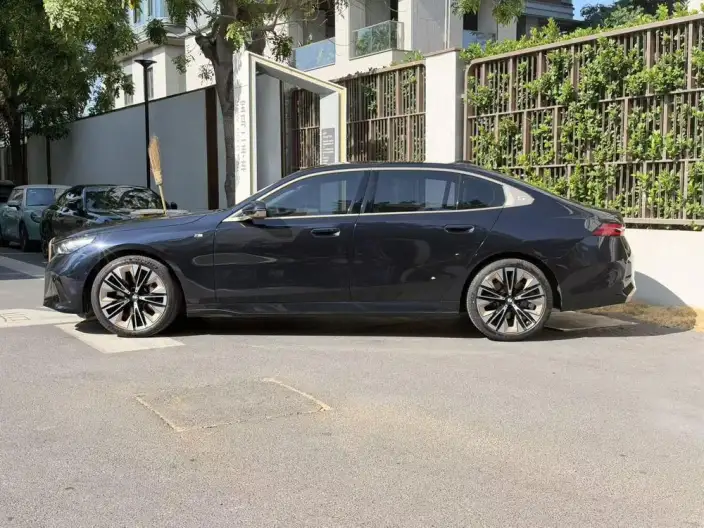 BMW 5 Series 2024 Model 530Li Exclusive Model M Sports Set