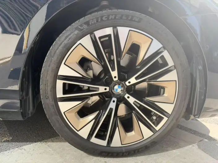 BMW 5 Series 2024 Model 530Li Exclusive Model M Sports Set – фото 6
