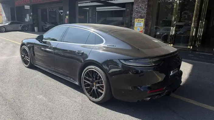 Panamera 2022 Model Panamera 4 Executive Extended Platinum Edition 2.9T – фото 3
