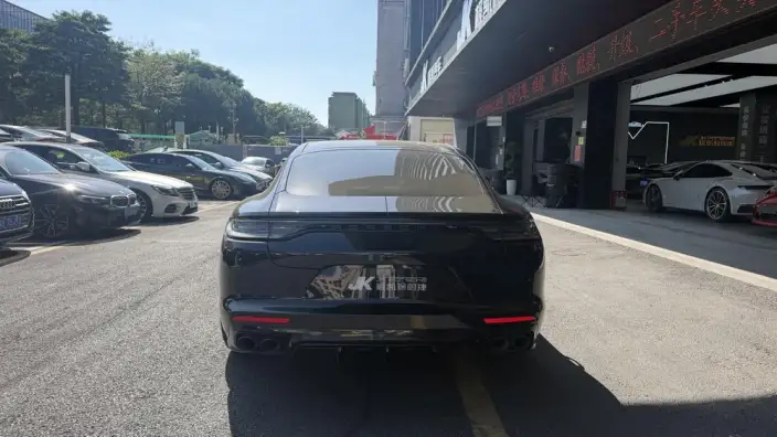 Panamera 2022 Model Panamera 4 Executive Extended Platinum Edition 2.9T – фото 4