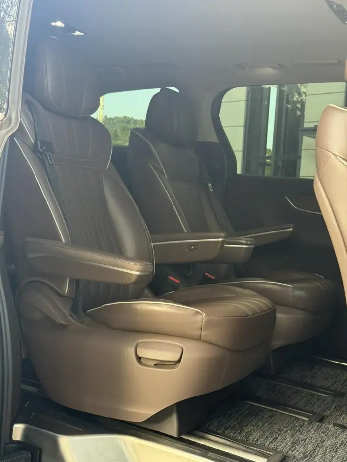 Roewe iMAX8 EV 2022 Model Silver edition – фото 8