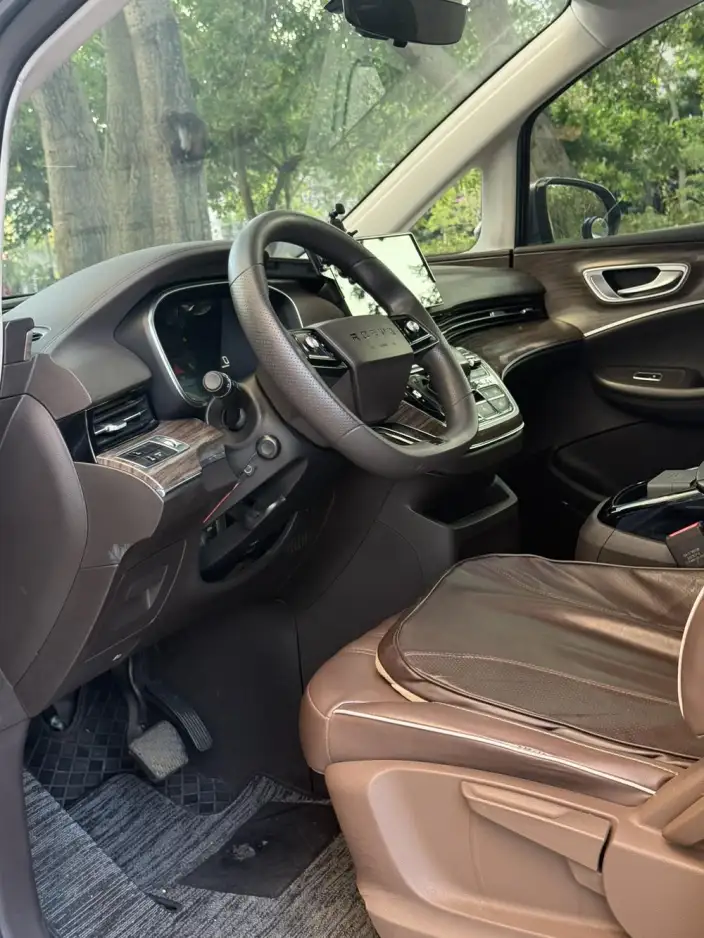 Roewe iMAX8 EV 2022 Model Silver edition – фото 9