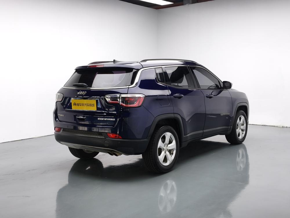 Jeep Compass 2019 220T Automatic Family Enjoyment – фото 7