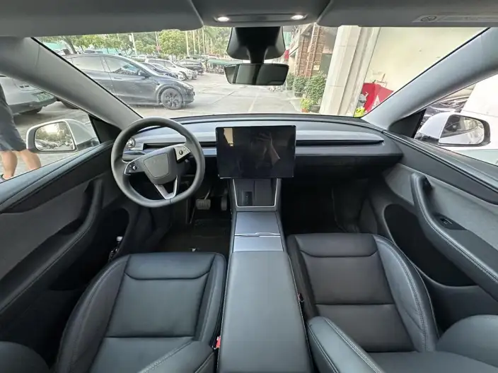 Model Y 2025 Model Rear-wheel drive version – фото 8