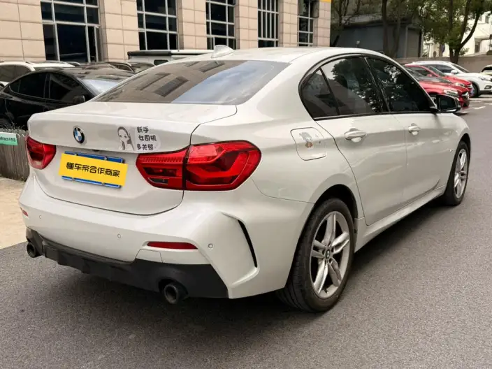 BMW 1 Series 2021 Model 120i M Sports Night Edition – фото 6