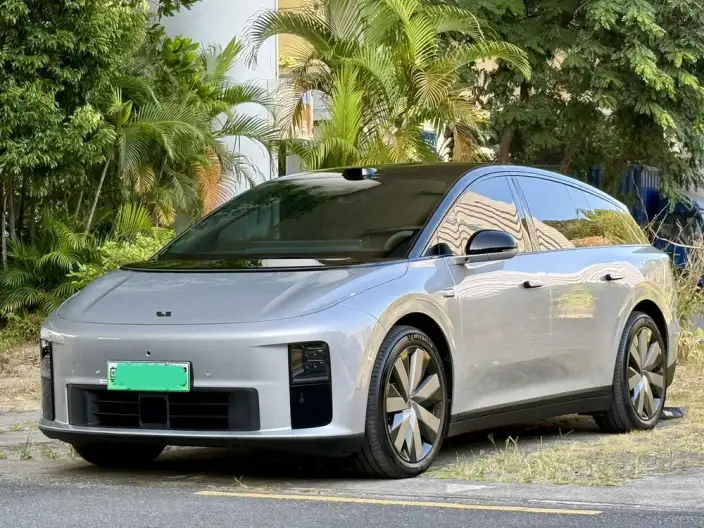 Li Auto i6 2025 Model 4WD Standard Edition