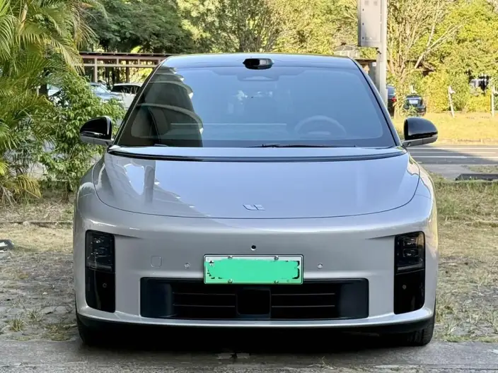 Li Auto i6 2025 Model 4WD Standard Edition