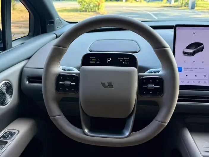 Li Auto i6 2025 Model 4WD Standard Edition – фото 10