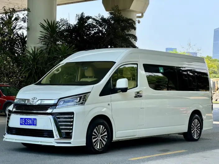 Hiace 2021 Model 3.5L Automatic Rear Drive 7 seat Parallel Imported
