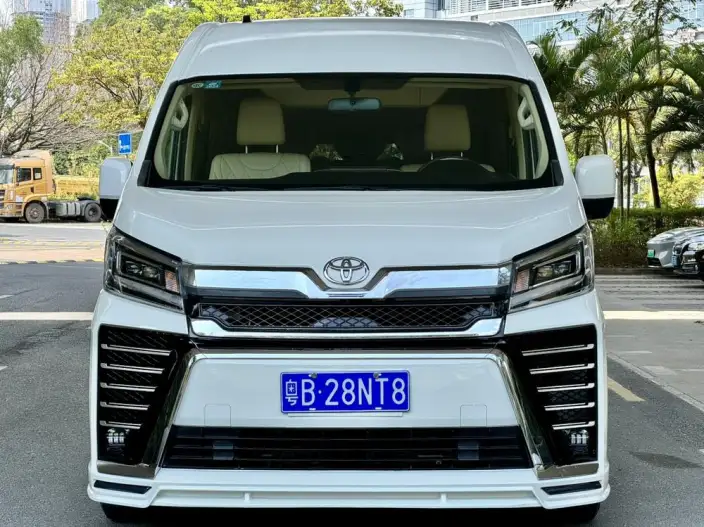 Hiace 2021 Model 3.5L Automatic Rear Drive 7 seat Parallel Imported