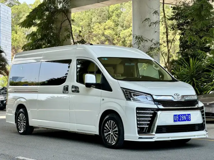 Hiace 2021 Model 3.5L Automatic Rear Drive 7 seat Parallel Imported