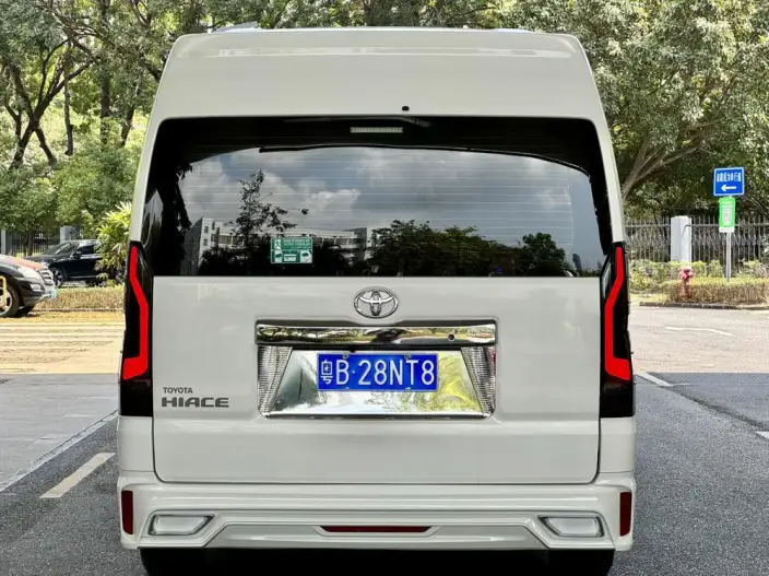 Hiace 2021 Model 3.5L Automatic Rear Drive 7 seat Parallel Imported – фото 5