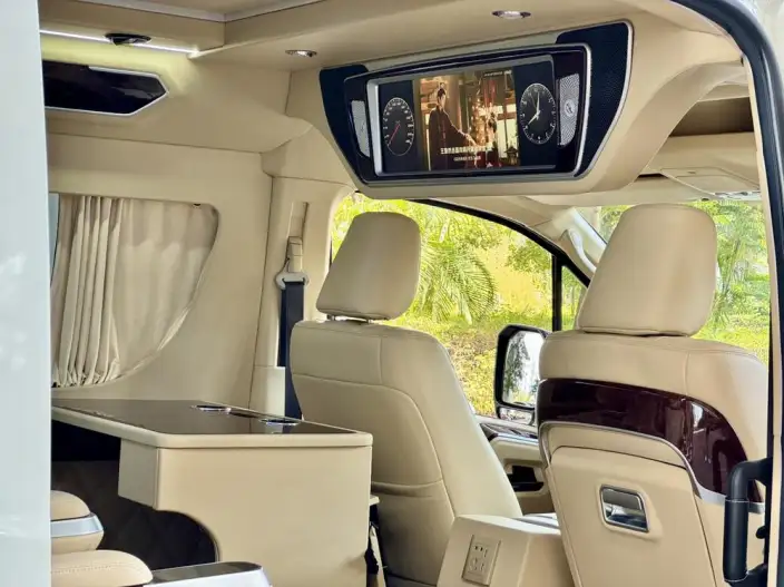 Hiace 2021 Model 3.5L Automatic Rear Drive 7 seat Parallel Imported – фото 8